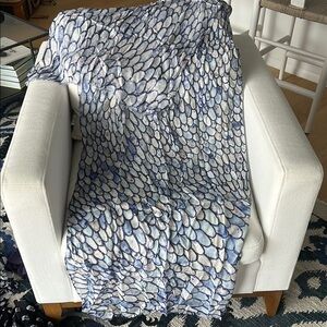 Beautiful Blue/White/Purple Scale Patterned Scarf